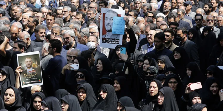 İran Dışişleri Bakanı Abdullahiyan, Rey kentinde defnedildi