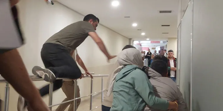 Uyuşturucu davasında sanık aileleri birbirine girdi