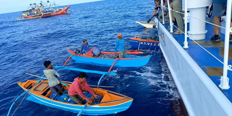 Filipinler, Çinli diplomatı bakanlığa çağırdı