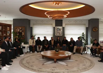 Şadi Özdemir’den gençlere ‘Yanınızdayız’ mesajı