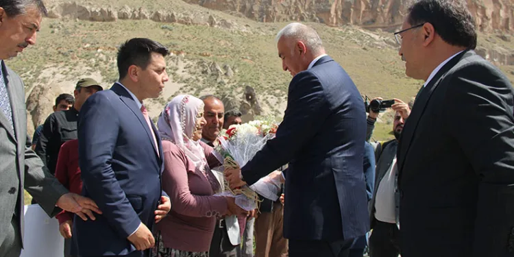 Bakan Ersoy, Kapadokya’nın girişi kapısını gezdi