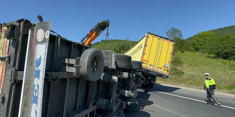 Anadolu Otoyolu trafiğe kapandı