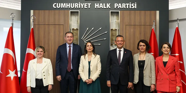 DEM Parti’den CHP’ye ziyaret