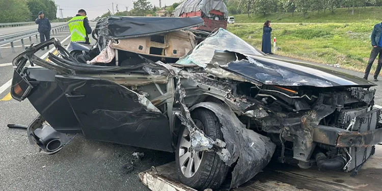 Elazığ’da kamyon ile otomobil çarpıştı: 4 yaralı