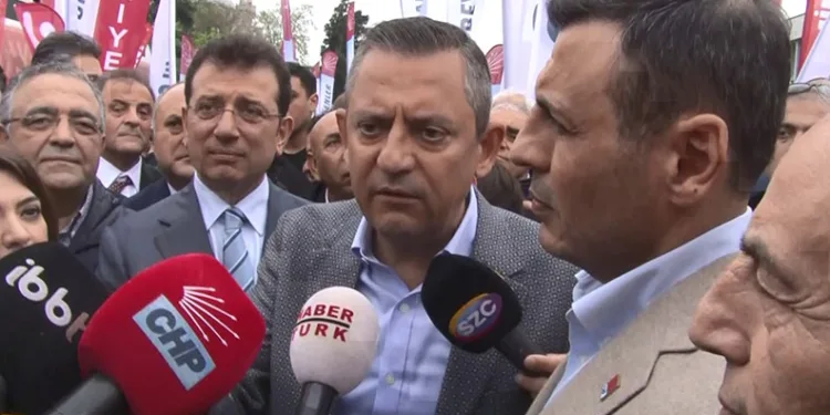 Özgür Özel ve İmamoğlu Saraçhane’de