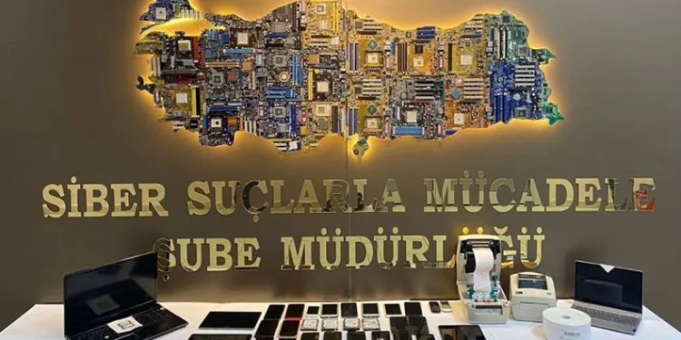 İzmir’deki internet sitesi dolandırıcılığı olayına 7 tutuklama