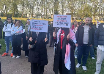 Köln Üniversitesi’nde “Filistinlilerin yanındayız” mesajı
