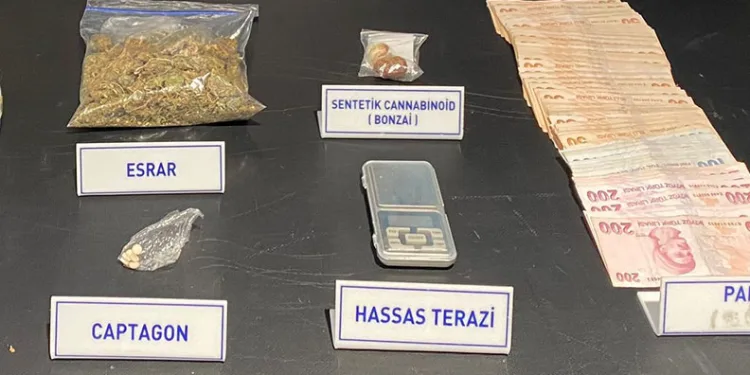 Ankara’da zehir tacirlerine operasyon: 12 gözaltı