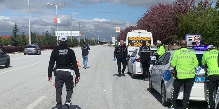 Karaman’da minibüsün çarptığı yaşlı adam ağır yaralandı