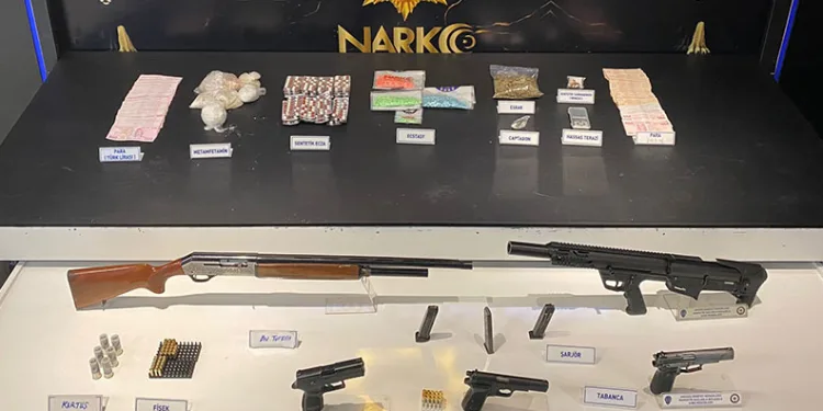 Ankara’da zehir tacirlerine operasyon: 12 gözaltı