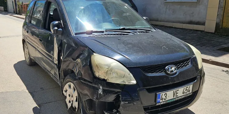Bursa’da cip ile motosiklet çarpıştı: 3 yaralı