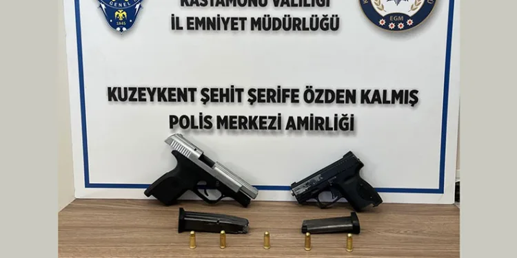 Kastamonu’da 2 adet ruhsatsız tabanca ele geçirildi.