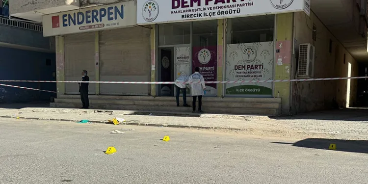 DEM Parti’ye silahlı saldırı