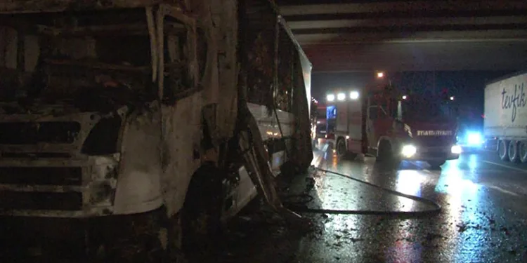 Tuzla’da tır yangını