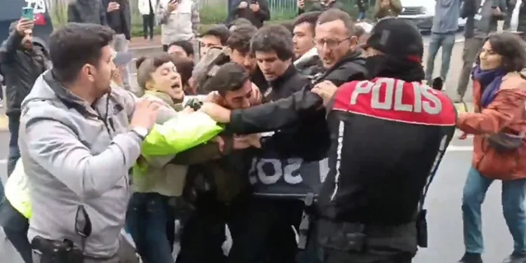 Taksim’e çıkmak isteyen gruplara polis müdahalesi