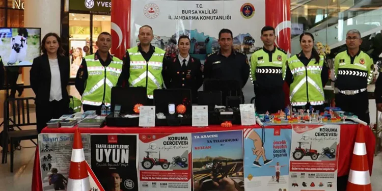 Bursa İl Jandarma Komutanlığı vatandaşları bilgilendirdi