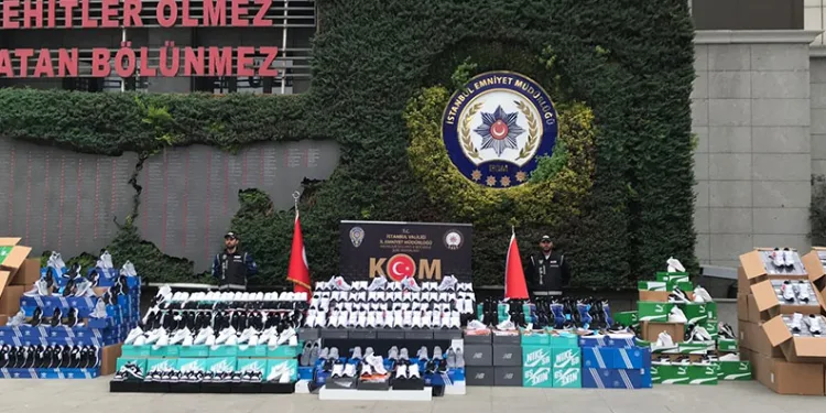 İstanbul’da ‘kaçak ve taklit ayakkabı’ operasyonu