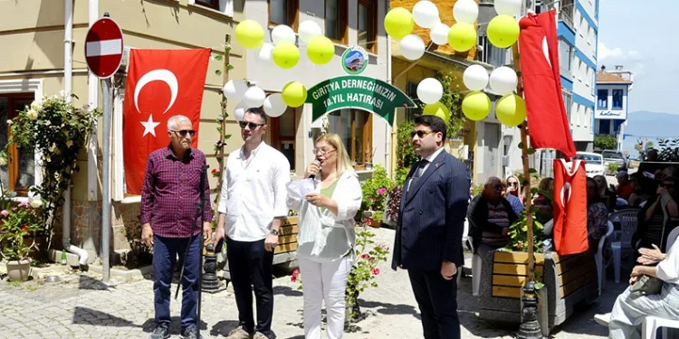 Girityalılar 10. yıllarını coşkuyla kutladı
