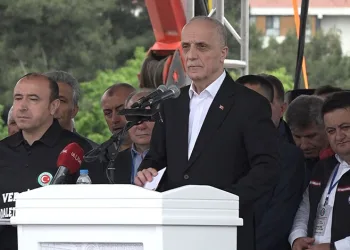 “İşçilerin yeni bir anayasaya ihtiyacı var”
