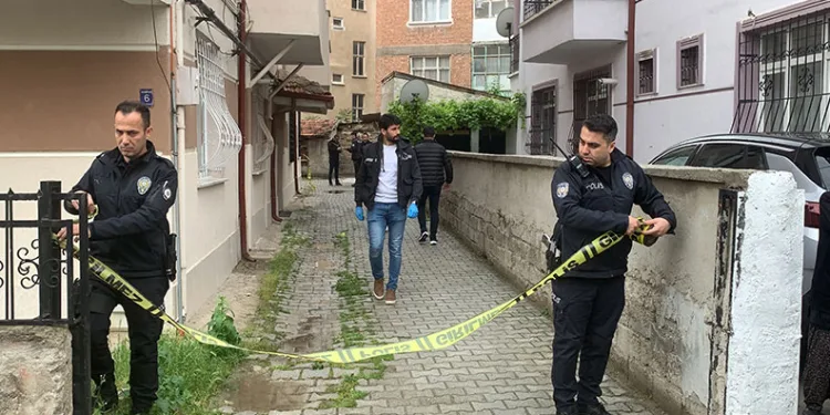 Karaman’da balkondan düşen kadın öldü