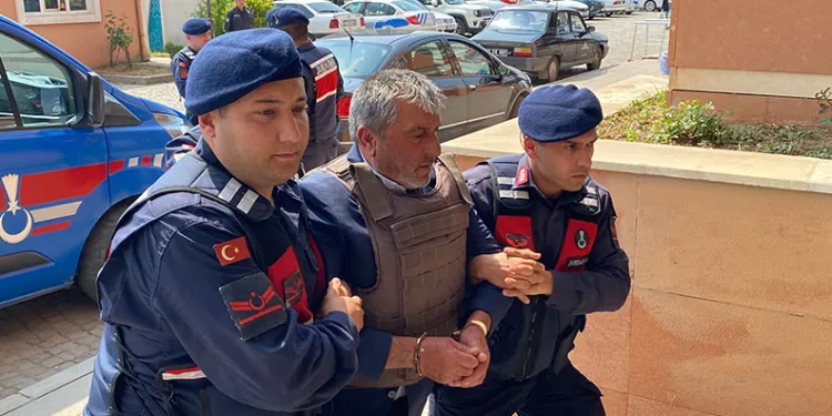 Su faturası için tartıştığı köy muhtarını öldüren şahıs tutuklandı