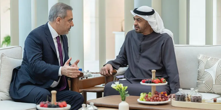 Dışişleri Bakanı Fidan, BAE Devlet Başkanı Zayed Al Nahyan ile görüştü