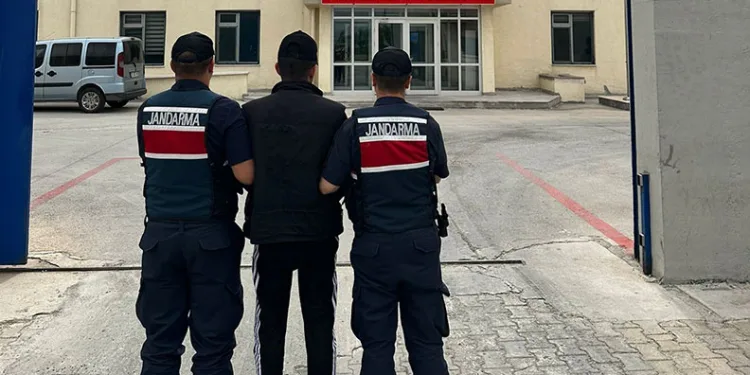 Afyonkarahisar’da kaçak şahıs yakalandı