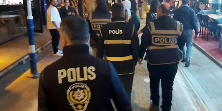 Erzincan’da 7 yıl 4 ay hapis cezası bulunan 8 kişi yakalandı