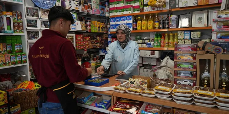 Süpermarketlere karşı mahalle bakkalı