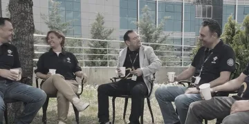 Bakanı Kacır, engelleri aşan ilk Türk uzay mühendisini tebrik etti