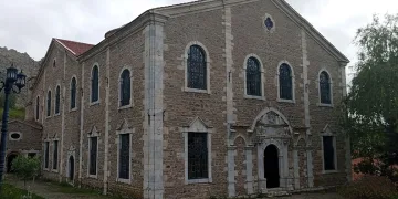 Tarihi kilise vandalların hedefi oldu