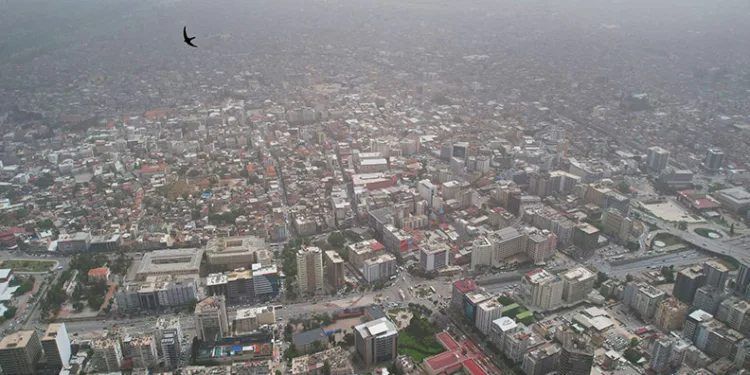 Adana’yı toz bulutu kapladı