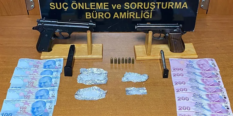 Bursa’da uyuşturucu almak için tabancayla takas yaptılar