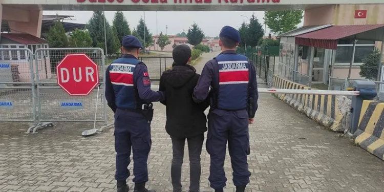 14 yıl hapis cezasıyla aranan uyuşturucu satıcısı yakalandı