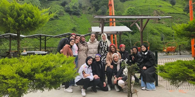 Lise öğrencilerinin Trabzon ve Rize gezisi
