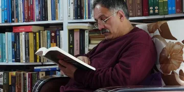 Baba evini kütüphaneye çevirdi