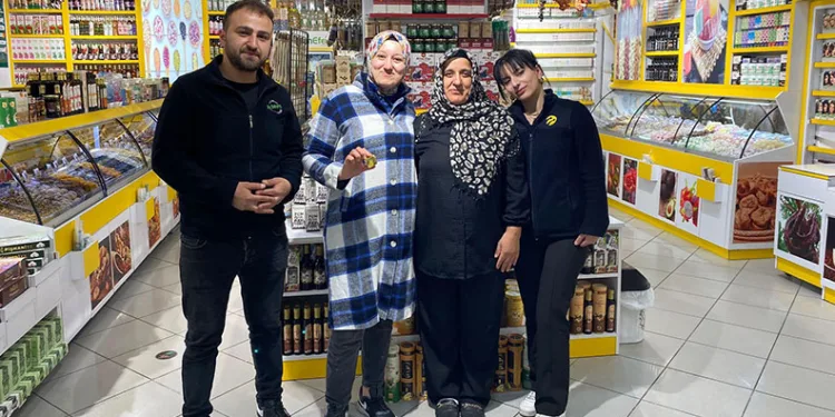Kaybettiği altınını sosyal medyadan buldu