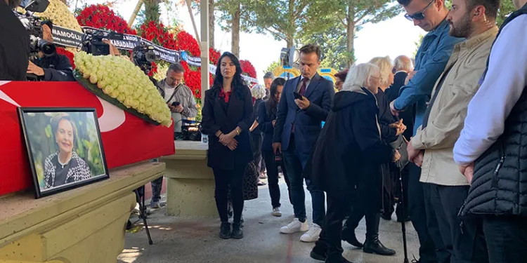 Ayten Gökçer son yolculuğuna uğurlandı