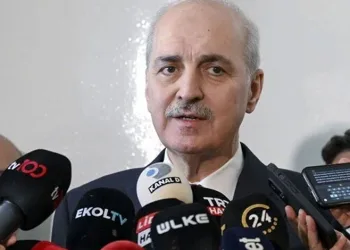 AK Parti’ye yeni anayasa ziyareti
