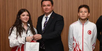 Şampiyon sporculardan Erkan Aydın’a ziyaret
