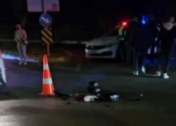 Motosiklet belediye otobüsüne çarptı: 1 ölü, 1 ağır yaralı