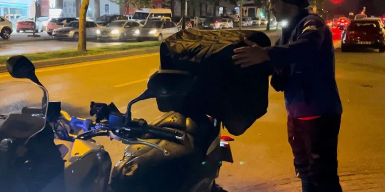 Bursa’da motorkurye cezalara tepki gösterdi