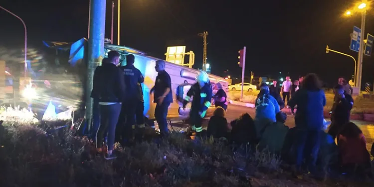 Konya’da midibüs ile panelvan çarpıştı: 24 yaralı