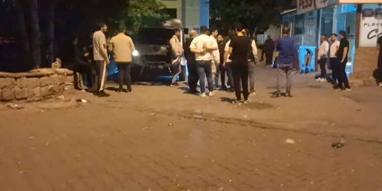 Derbi sonrası kan aktı: 3 yaralı