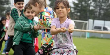 Miniklerin renkli spor şenliği