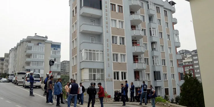 Bursa Mudanya’da dayanıksız siteye tahliye kararı