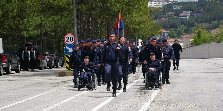 Engelli bireyler askerlik heyecanı yaşadı