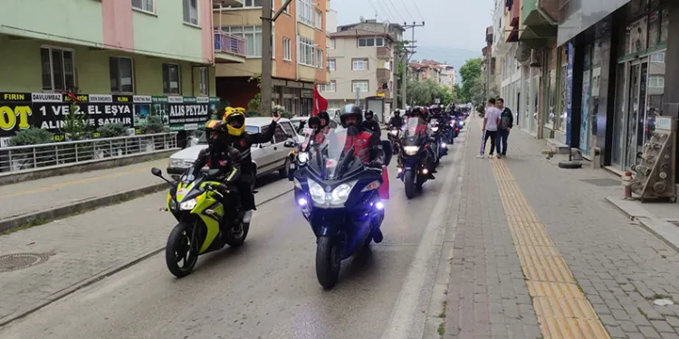 Orhangazi’de motosikletlerle 19 Mayıs konvoyu