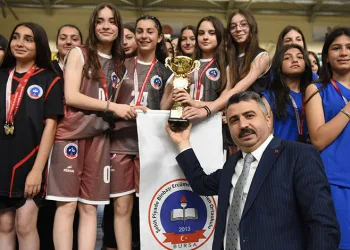 Yıldırım’da Okul Sporları İlçe Şenlikleri sona erdi