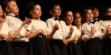 Nilüfer çocuk korosundan muhteşem performans